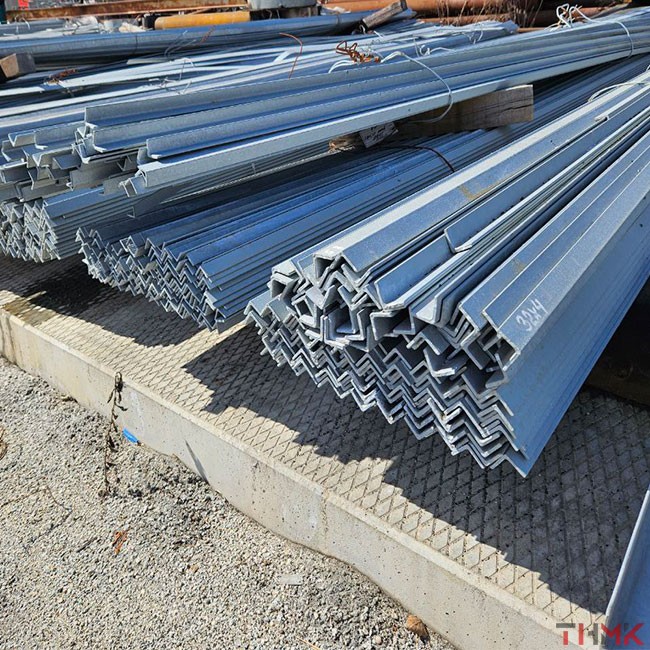 Уголок оцинкованный 125х125х10 мм ГОСТ 8509-93